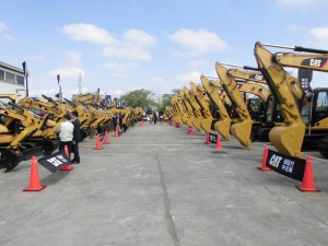 CATショベル販売   